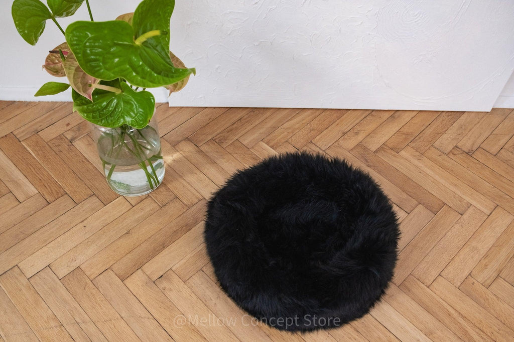 Cama redonda de piel natural de oveja para mascotas - negro