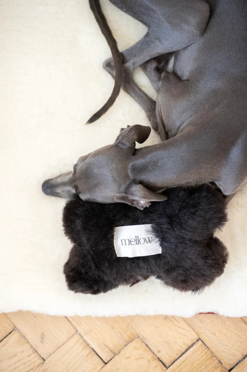 Natural piel de oveja perro Toy - Bone - negro