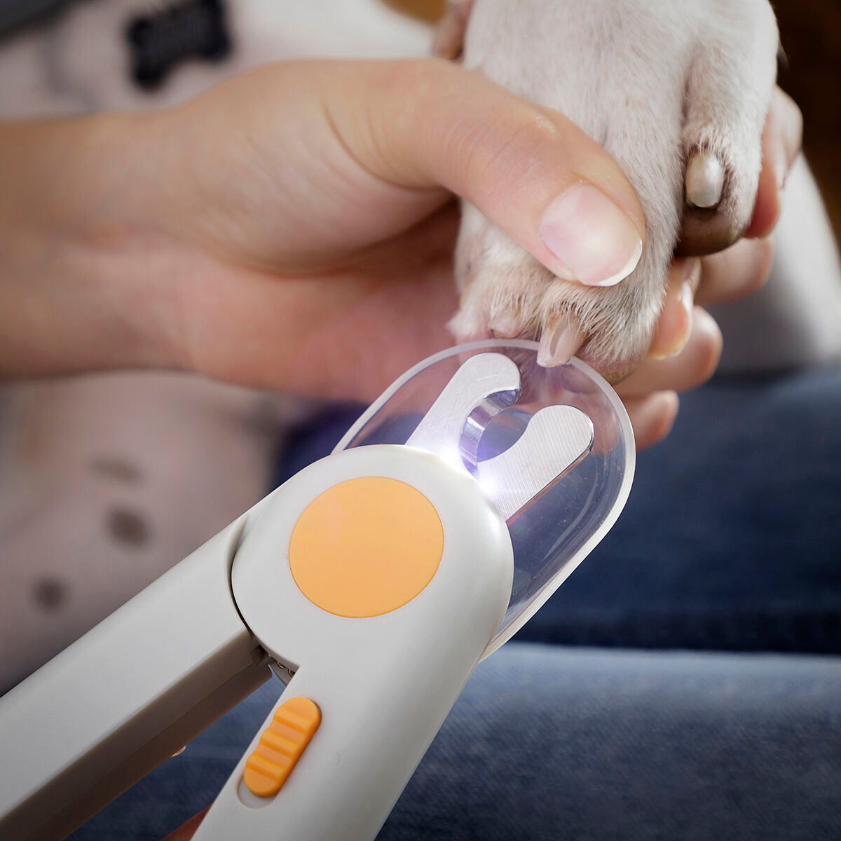 Mascota Nail Clippers with LED Clipet InnovaGoods