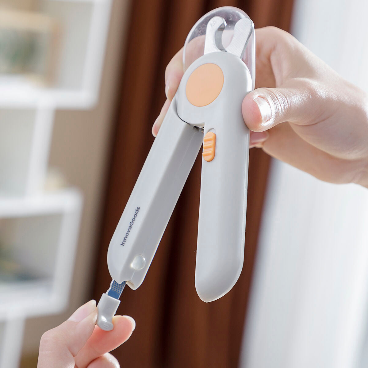 Mascota Nail Clippers with LED Clipet InnovaGoods