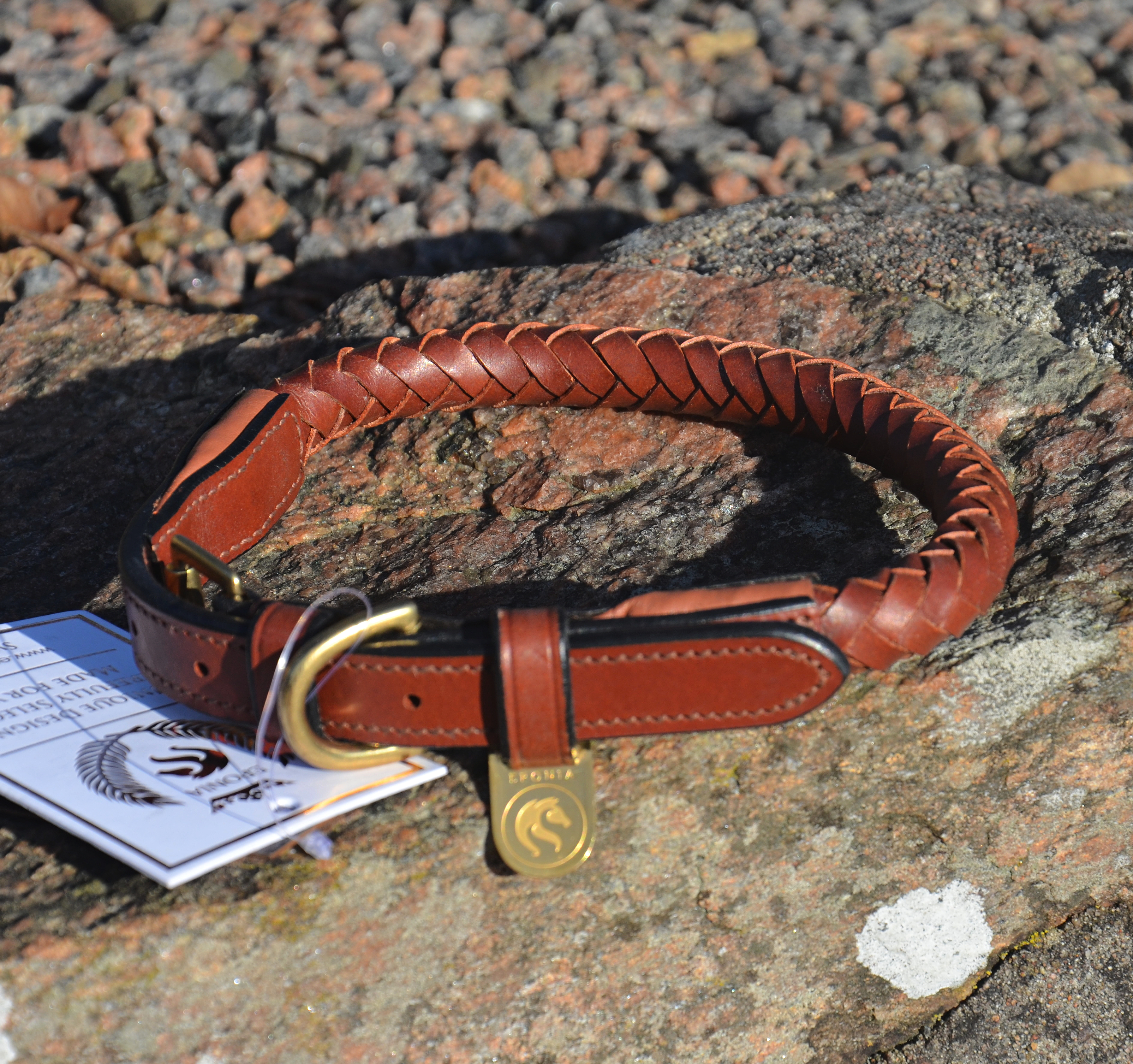 Premium Collar para perro in rounded natural tanned leather